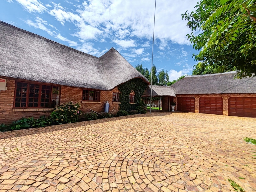 4 Bedroom Property for Sale in Van Der Hoff Park North West